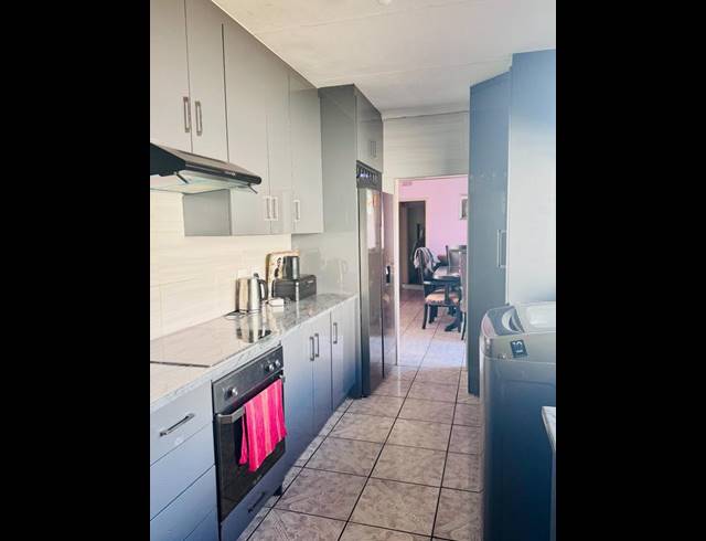 3 BEDROOM HOUSE FOR SALE IN KRUGERSRUS